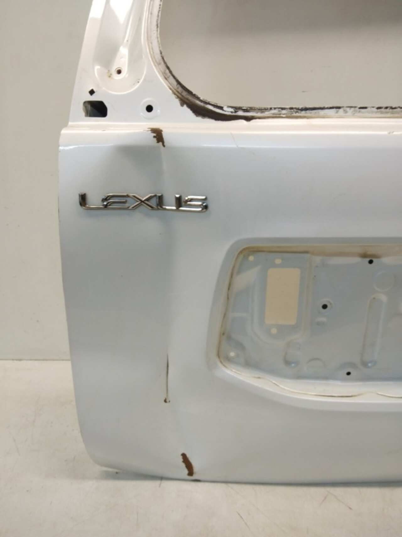 крышка багажника LEXUS GX 2 2009- БУ 6700560F50 151343