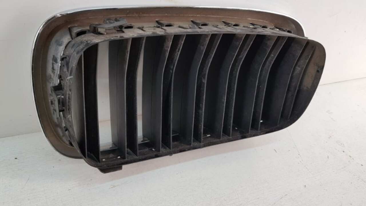 Решетка радиатора Прав. BMW X5 F15 2013- БУ 7316076 63213