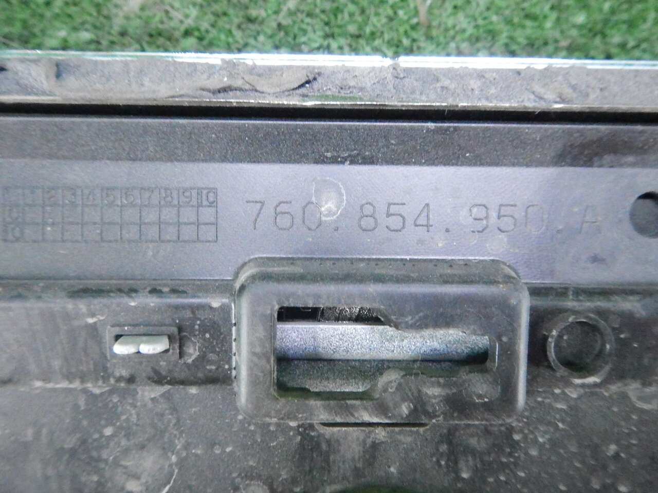 Накладка двери задняя правая VW TOUAREG 3 (2018-Н.В.) 760854950A 0000002437453
