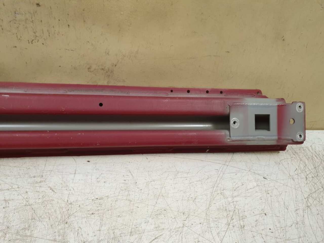 усилитель бампера Перед. JAGUAR F-PACE Красный БУ GX7310005AL, GX73-10005-AL 144008