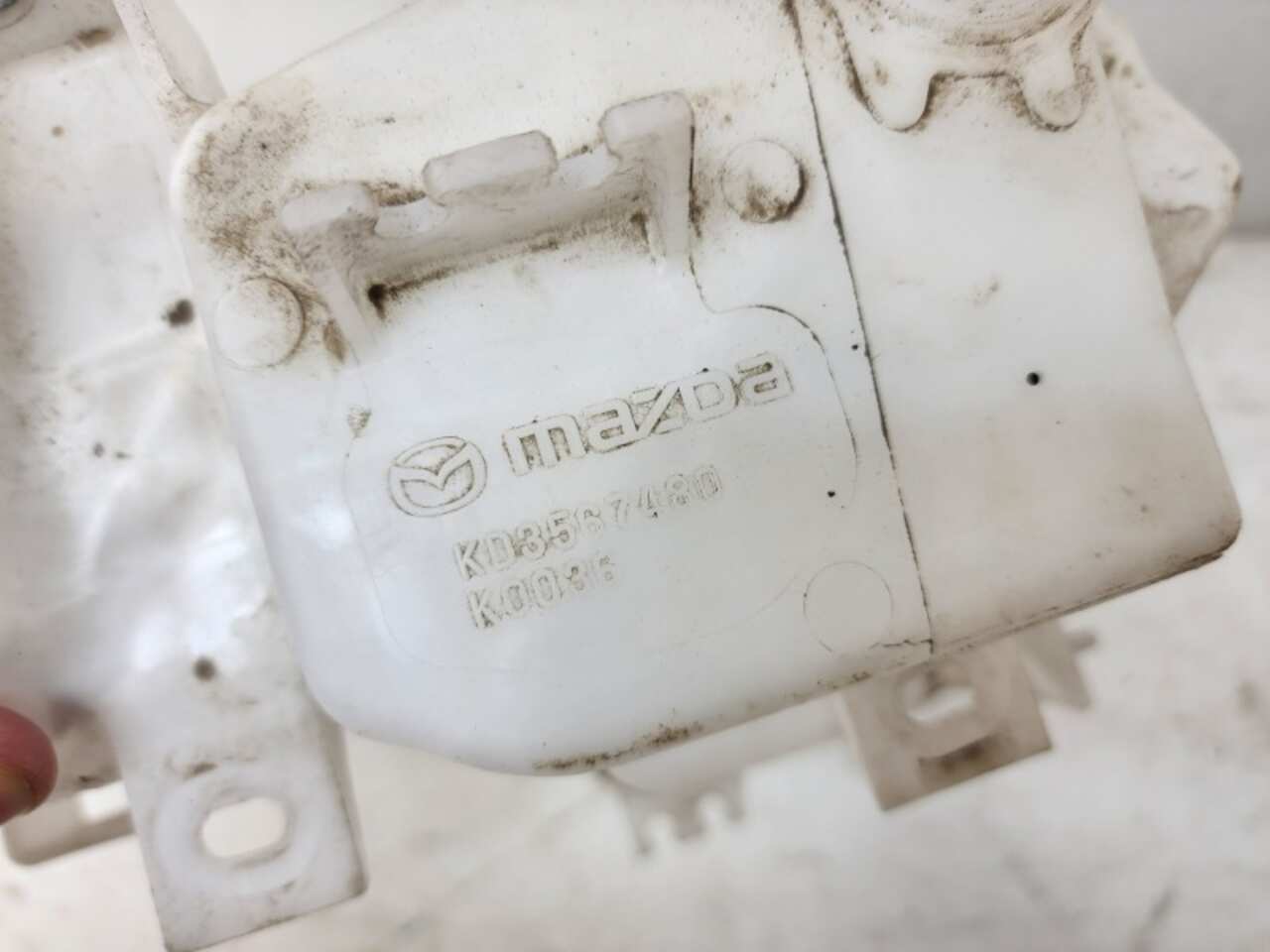 бачок омывателя MAZDA CX-5 1 2011- БУ KD3567480 187150