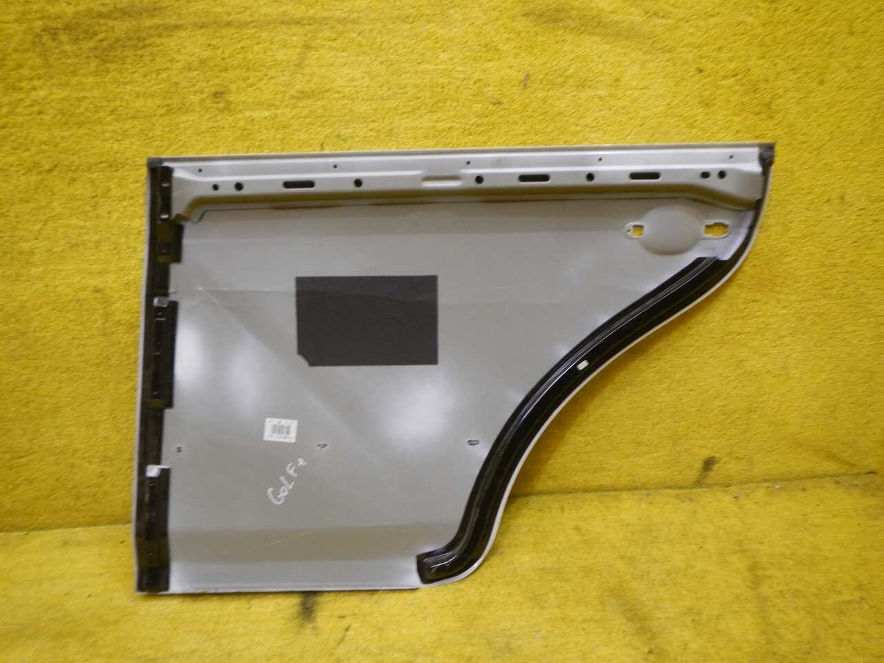 Накладка двери задняя правая VW GOLF PLUS (2005-2009) 5M0833106B 0000001330021