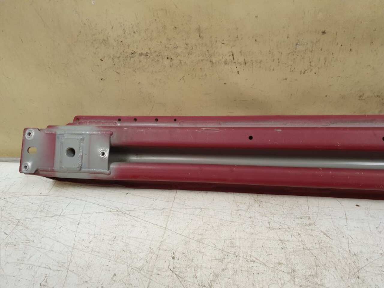усилитель бампера Перед. JAGUAR F-PACE Красный БУ GX7310005AL, GX73-10005-AL 144008