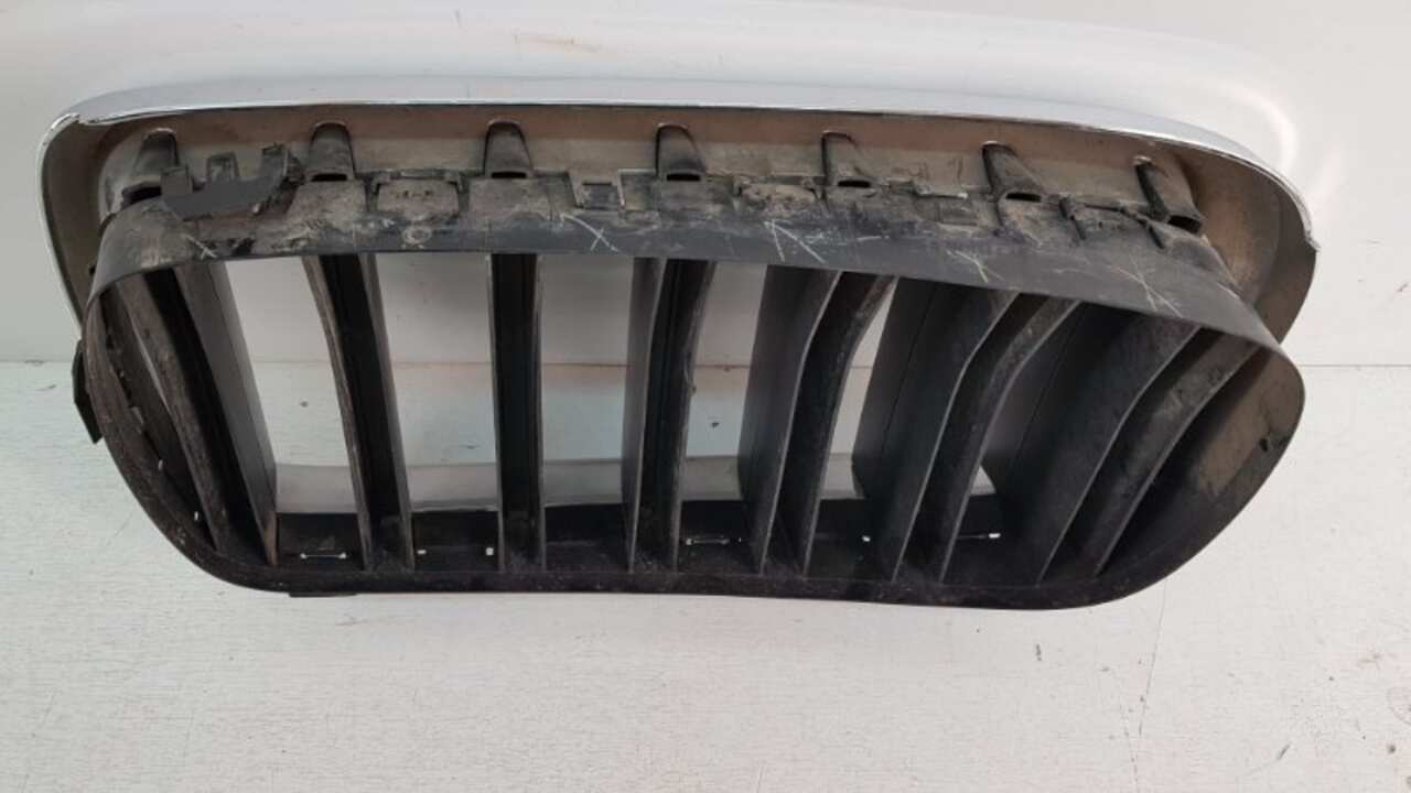 Решетка радиатора Прав. BMW X5 F15 2013- БУ 7316076 63213