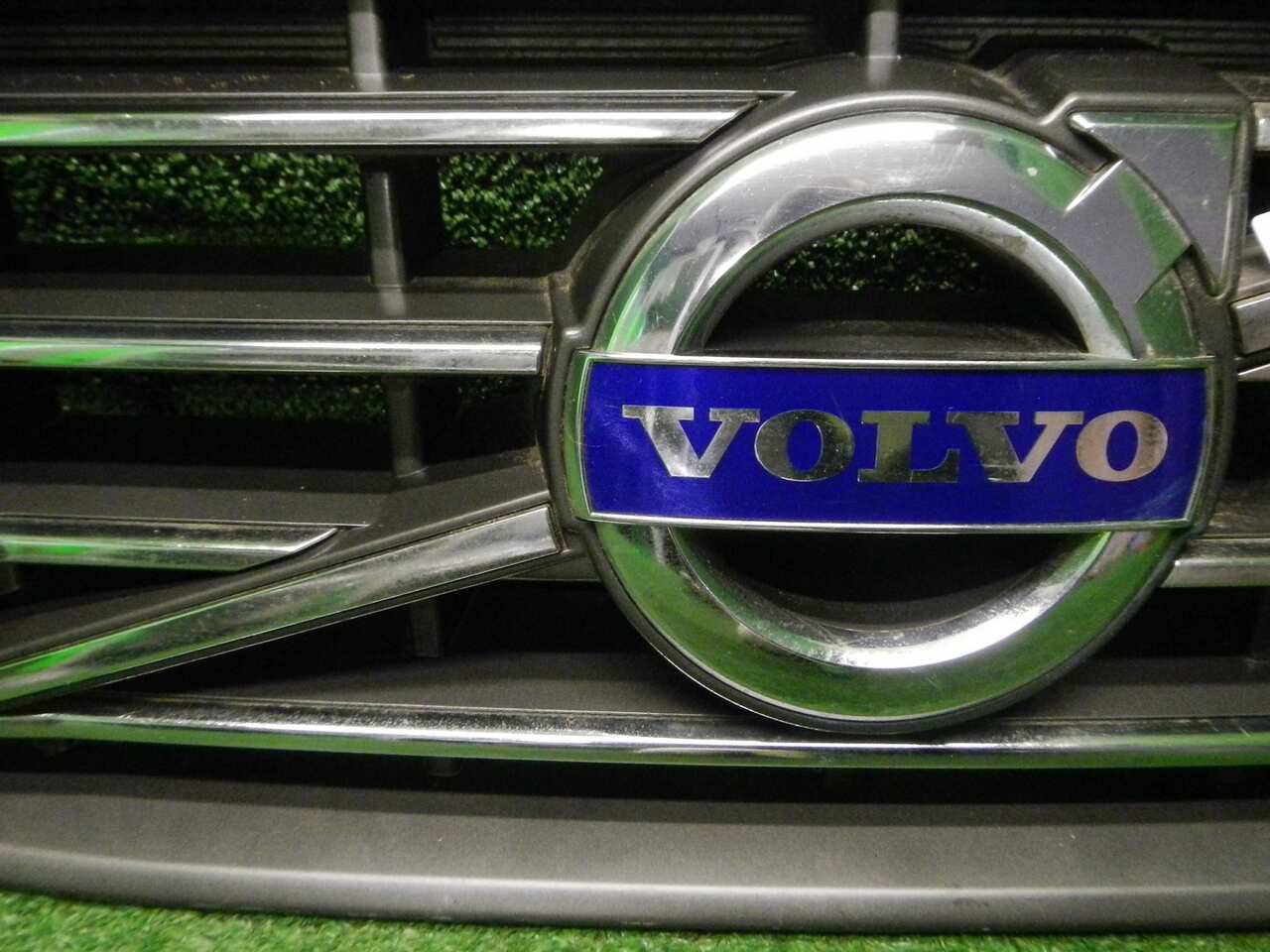 Решетка радиатора VOLVO XC60 (2008-2013) 31383751 0000001546590