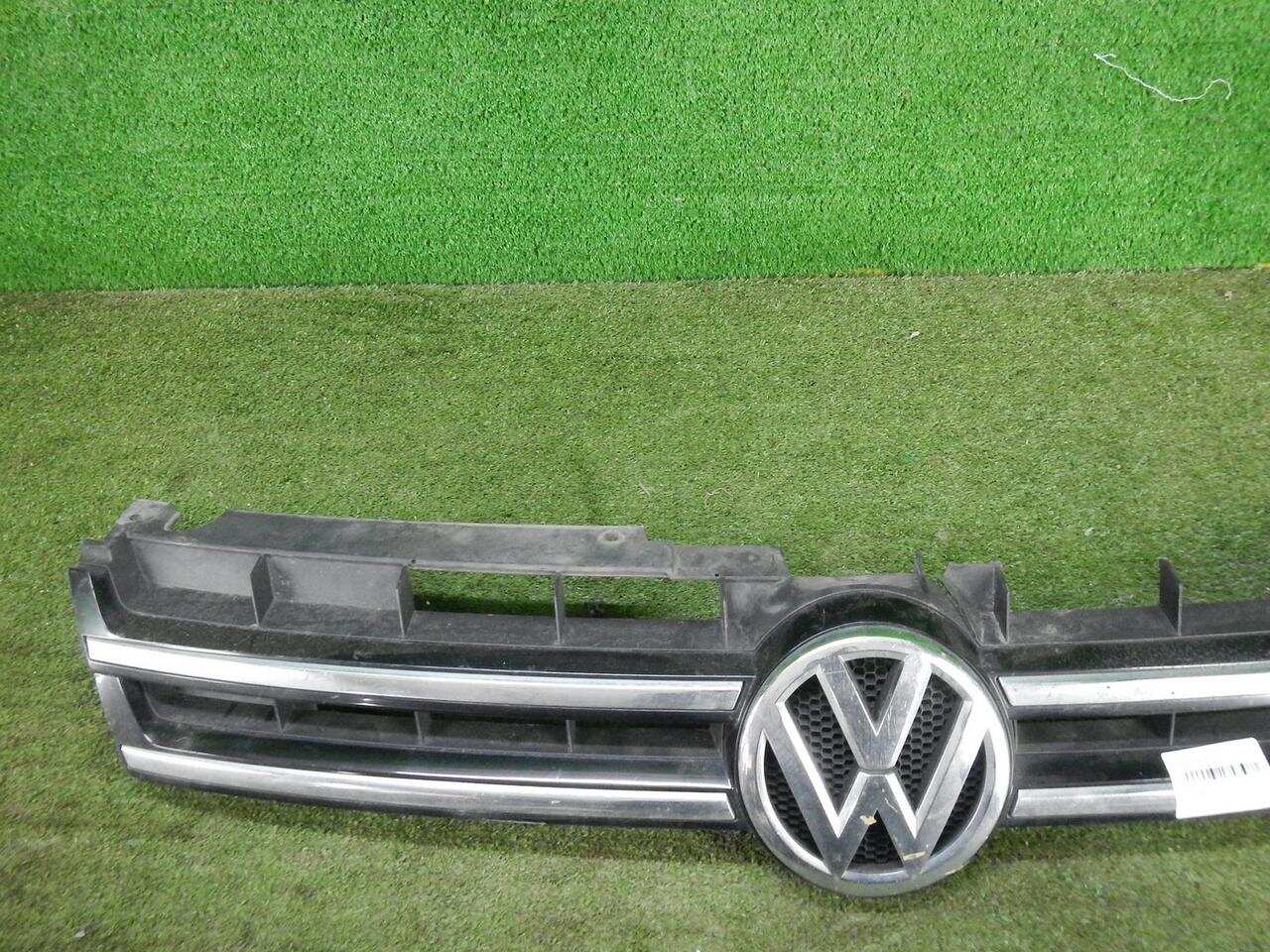 Решетка радиатора VW TOUAREG 2 NF (2010-2014) 7P6853651AZLL 0000003135747