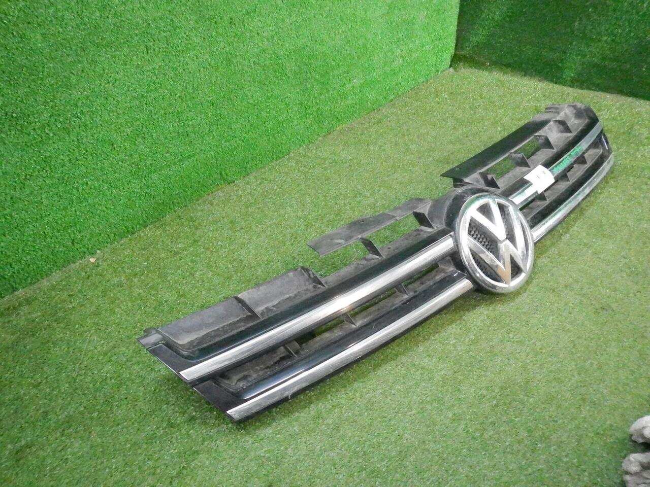 Решетка радиатора VW TOUAREG 2 NF (2010-2014) 7P6853651AZLL 0000003086759