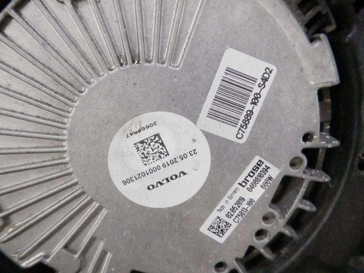 Диффузор с вентилятором VOLVO XC90 2 (2014-2019) 30668647 0000004991984