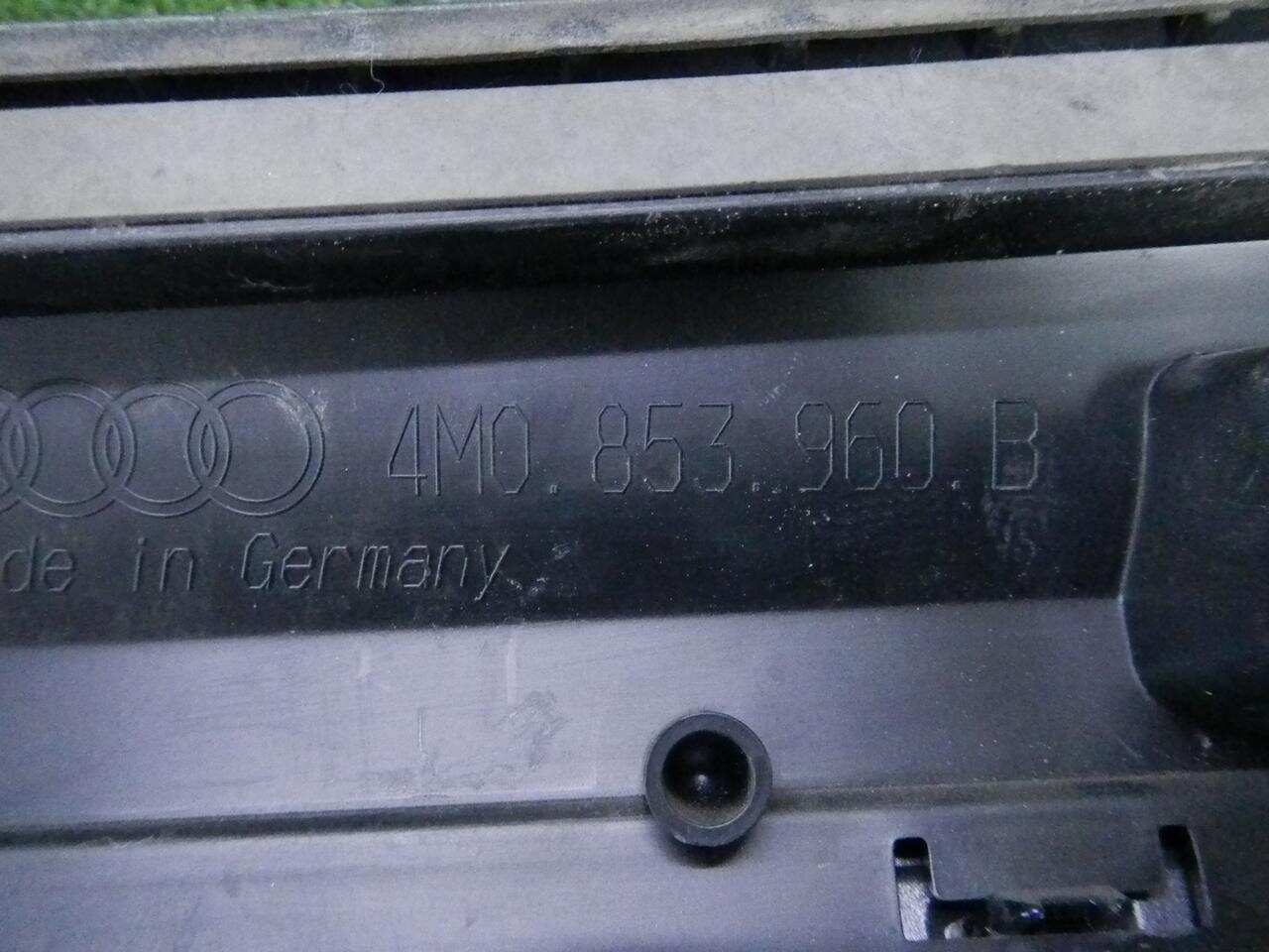 Накладка двери передняя правая AUDI Q7 2 (2015-2019) 4M0853960BGRU 0000002841434